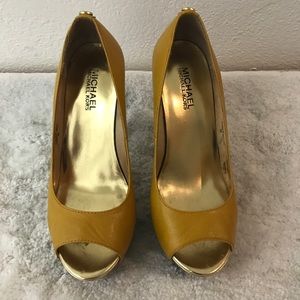 Michael Kors Peep Toe Platform Heels - Size 6